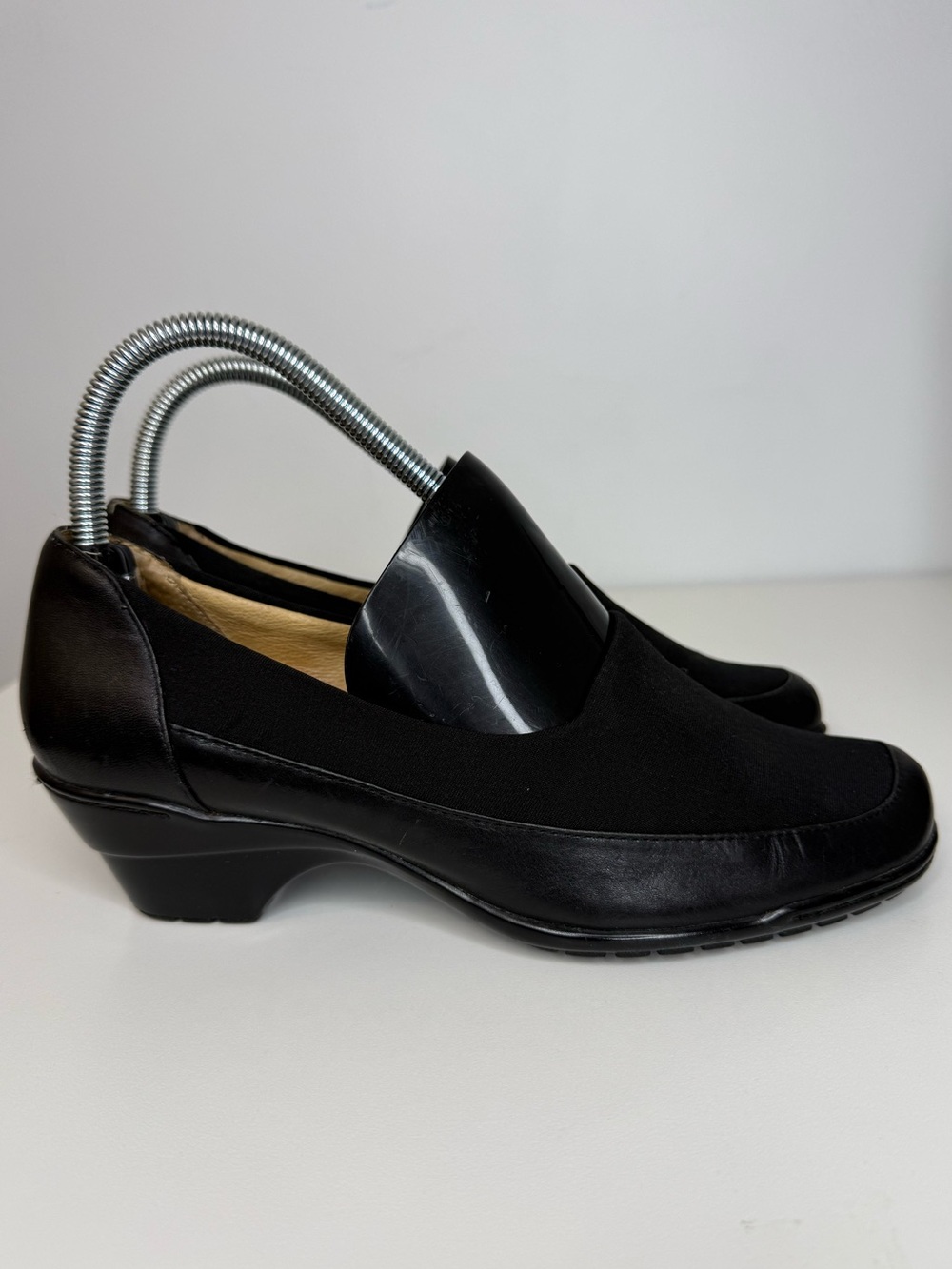Sofft Black Comfort Low Heel Shoe Leather Stretch Fabric Upper Size 7.5 Slip On